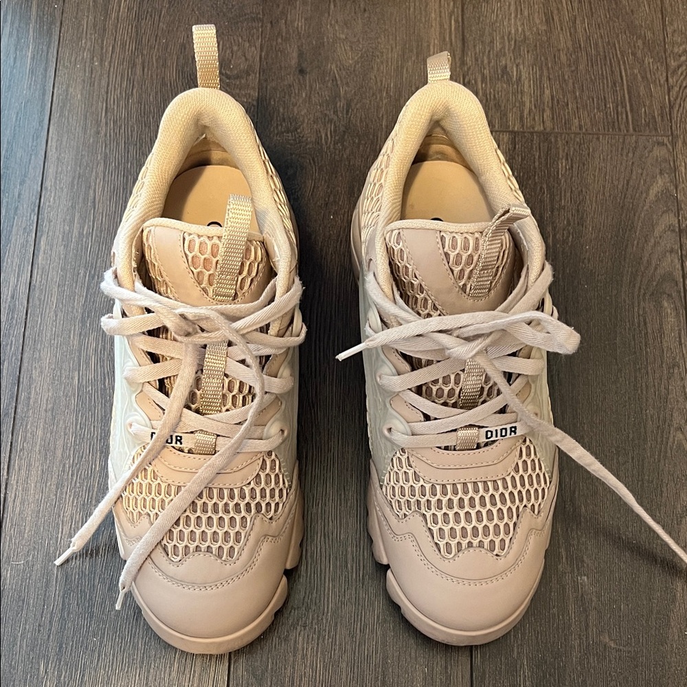 Dior D Connect Beige/Nude Sneakers